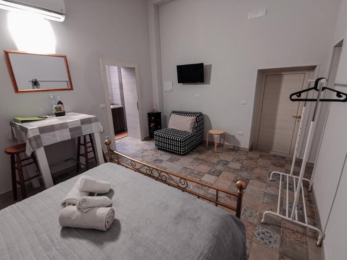 Whiteflower Apartments Bari Exterior foto